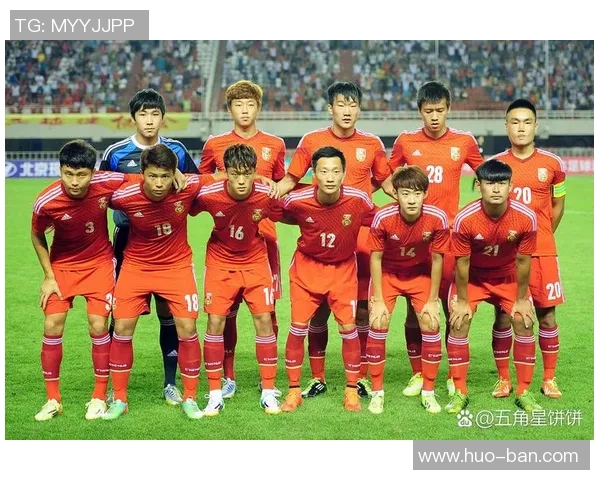 足球明星齐聚一堂为中国足球助威助力展现团结精神